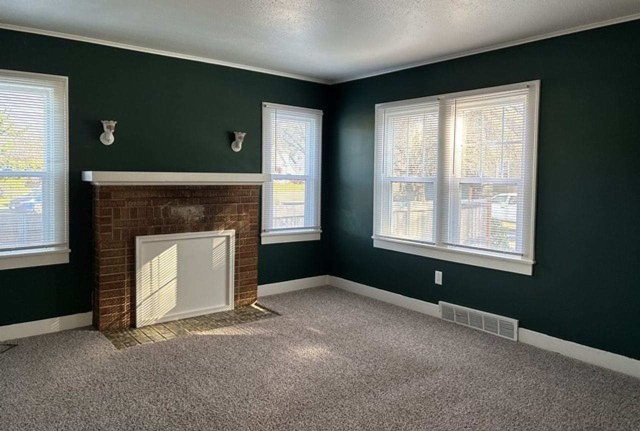 1385 18th St Ne - Photo 3 of 11