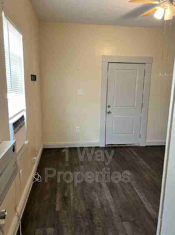 7409 4th St #B - Photo 5 of 7