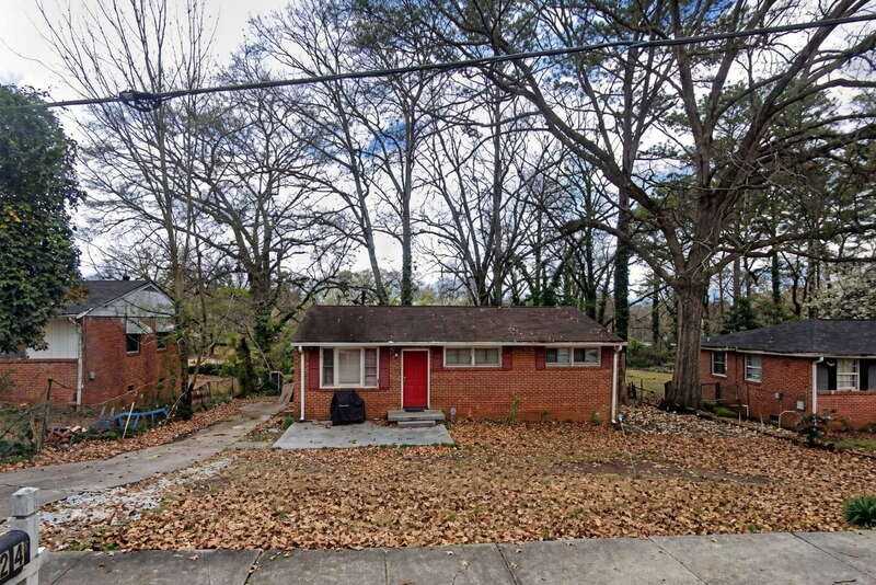 324 Macedonia Rd Se - Photo 2 of 10