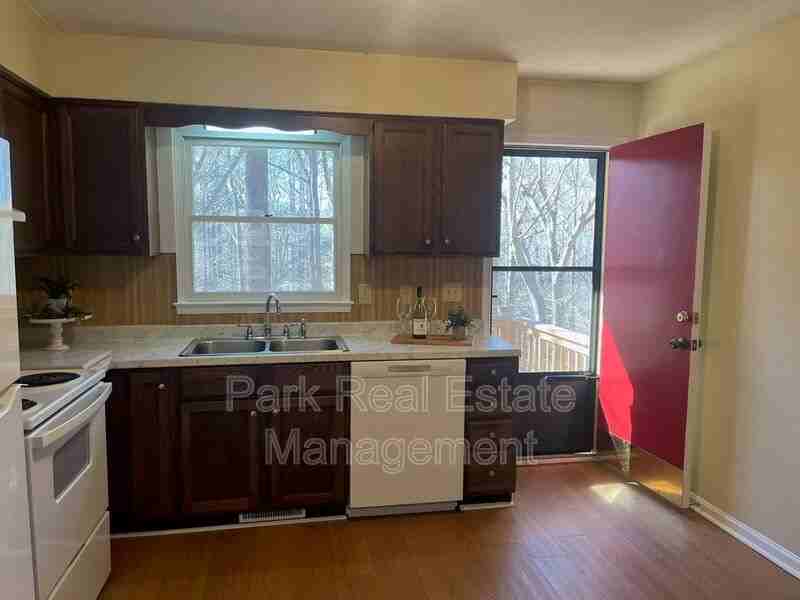 293 Cedar Terrace Rd #B - Photo 5 of 15