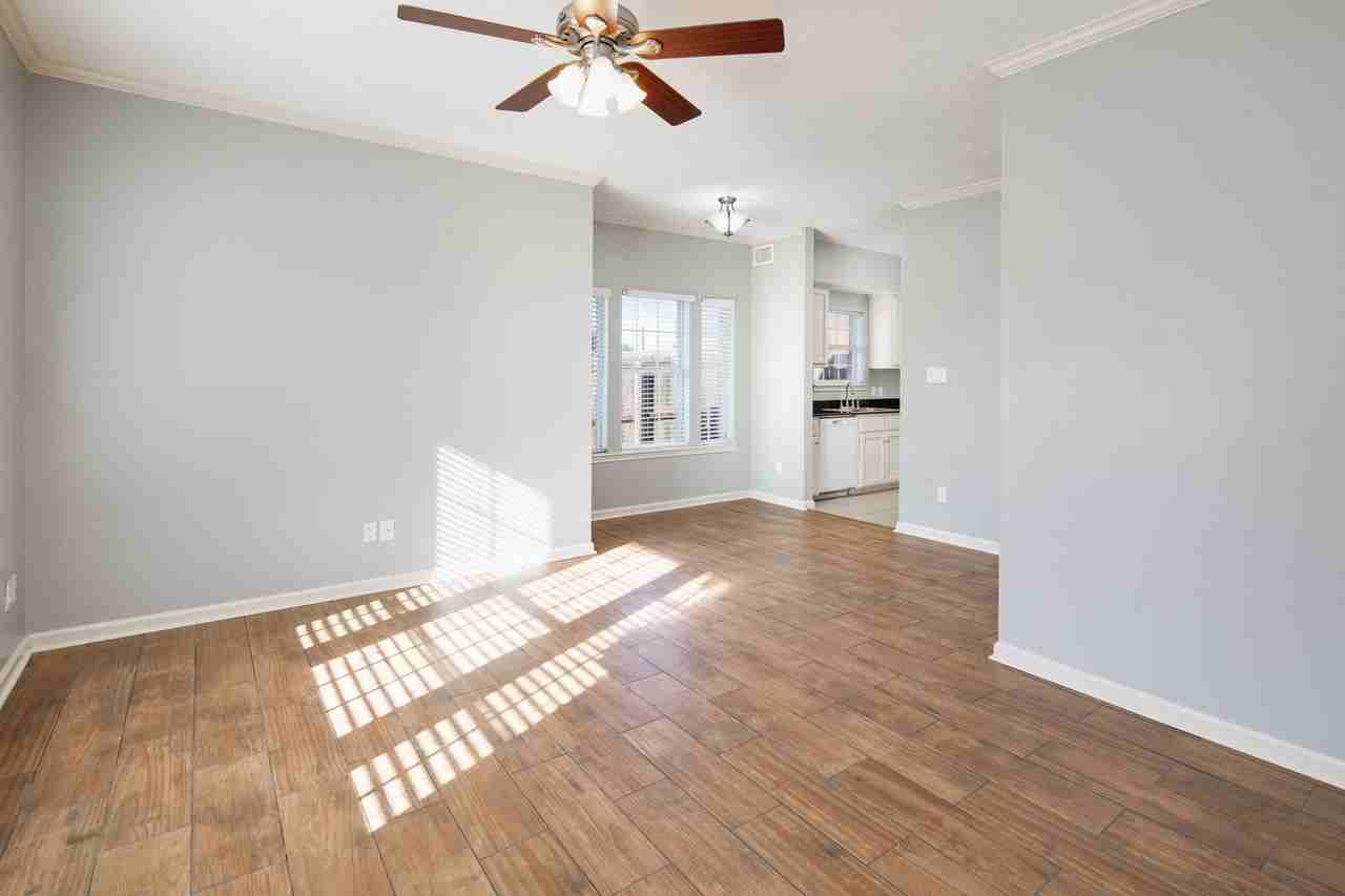 1503 Hollowhill Dr - Photo 5 of 24