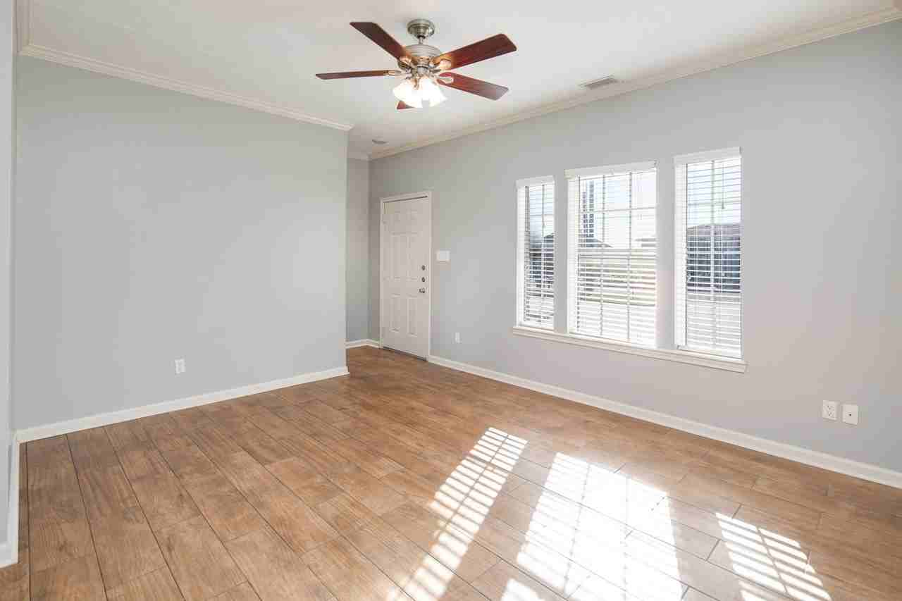 1503 Hollowhill Dr - Photo 6 of 24