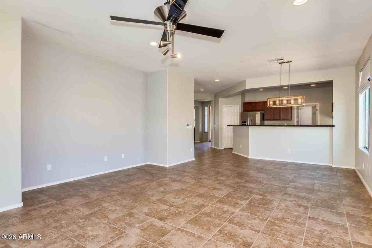 7152 W Milton Dr - Photo 5 of 33