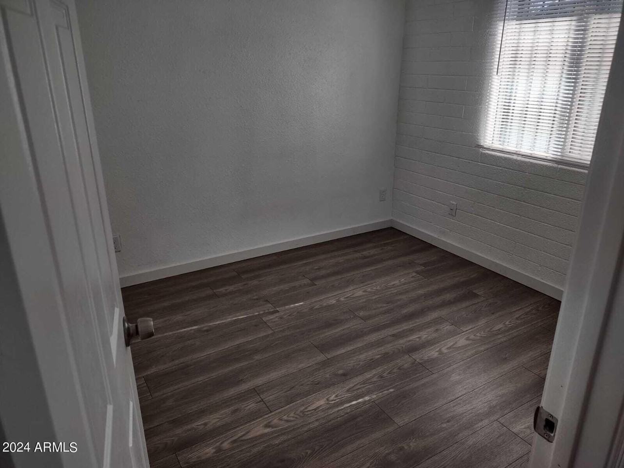 3224 W Jackson St #3 - Photo 2 of 8