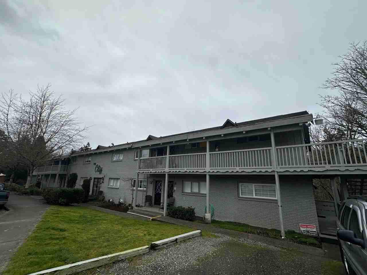 Esquire Apartments - Photo 3 of 7