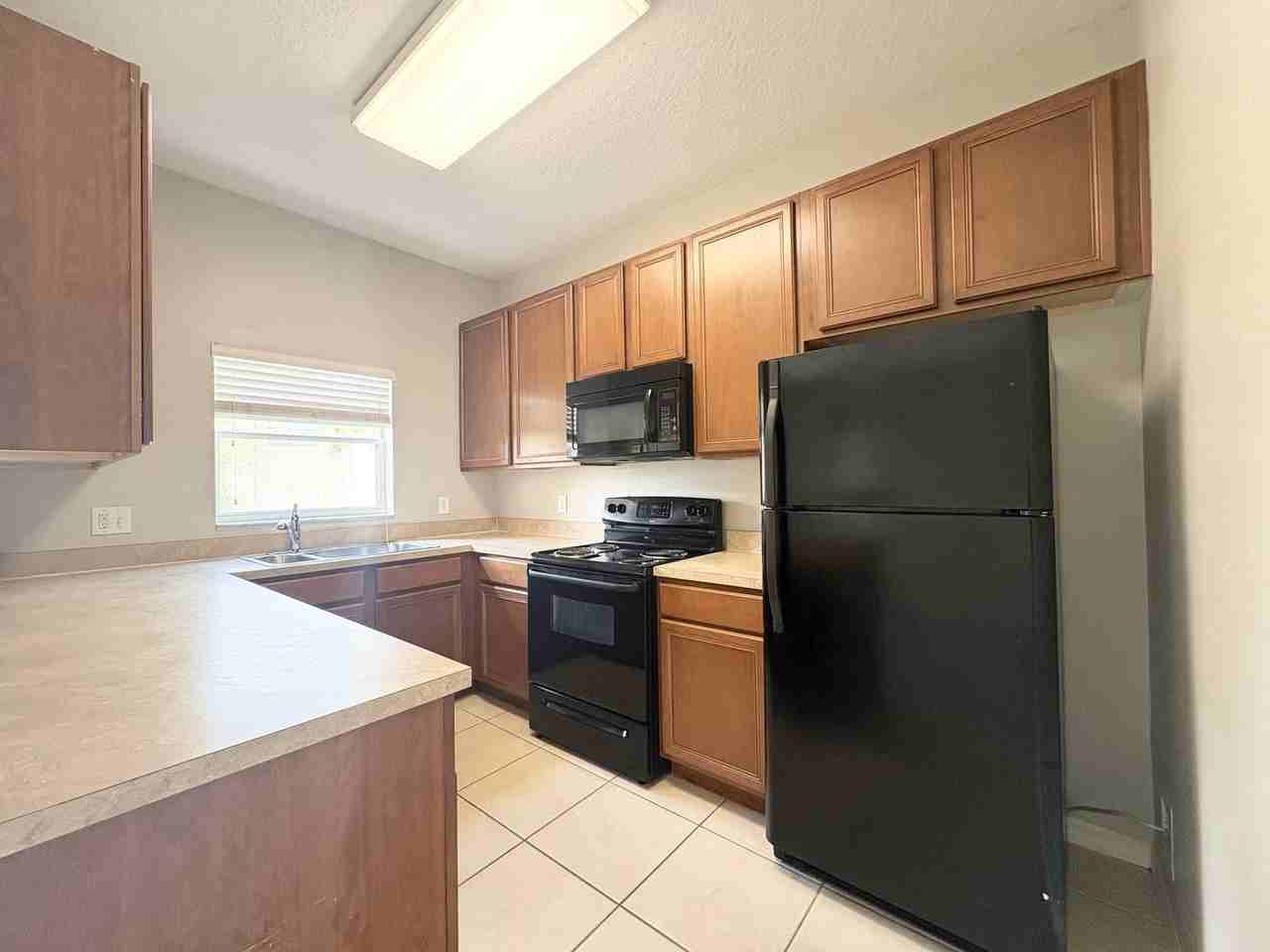 2731 Retreat View Cir - Photo 6 of 20