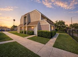 featured image of 165 E Jackson St