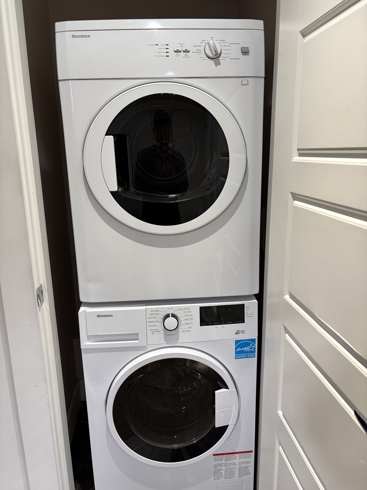 3647 Vimy Crescent - Photo 4 of 8