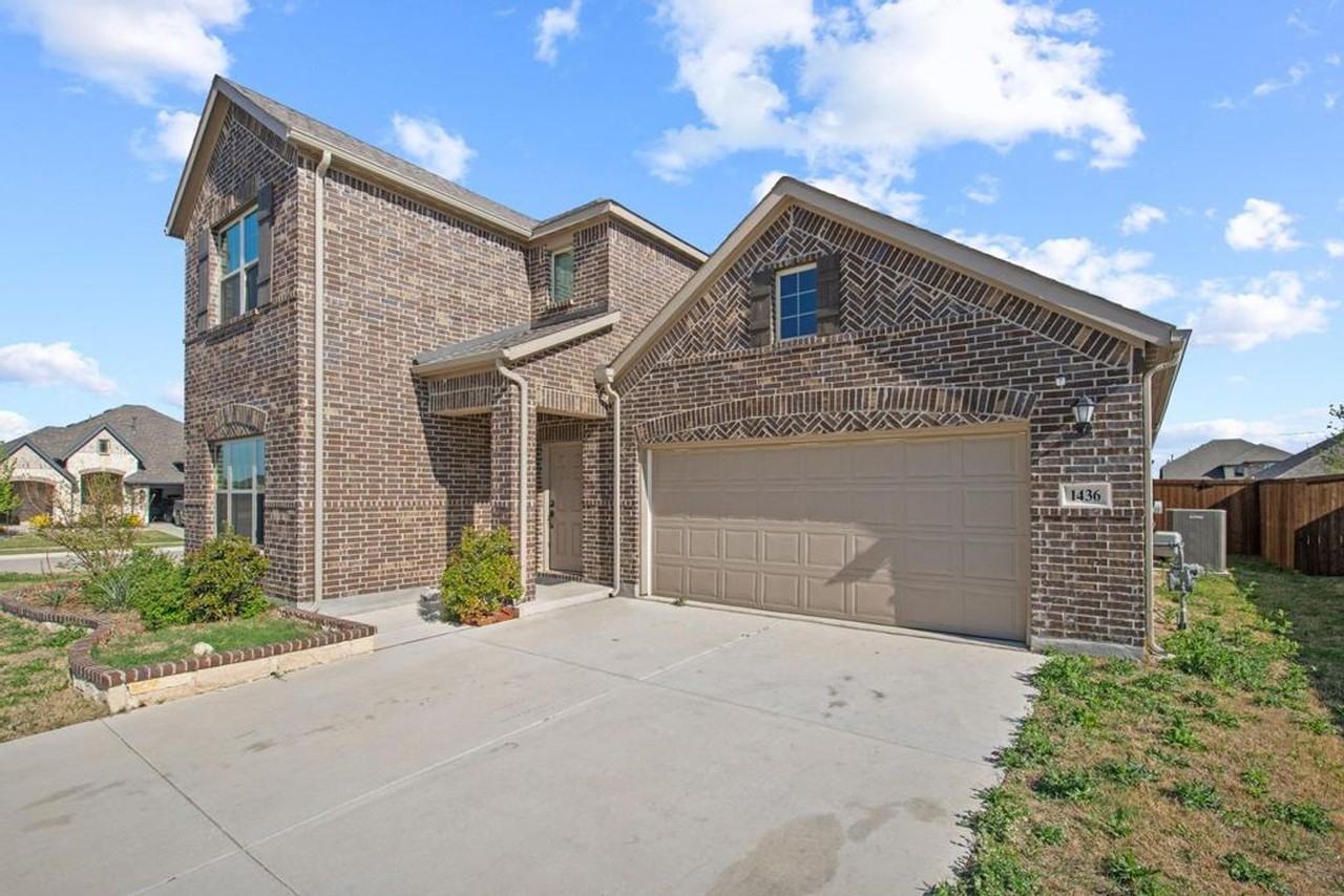 1436 Cedar Creek Ln - Photo 3 of 26