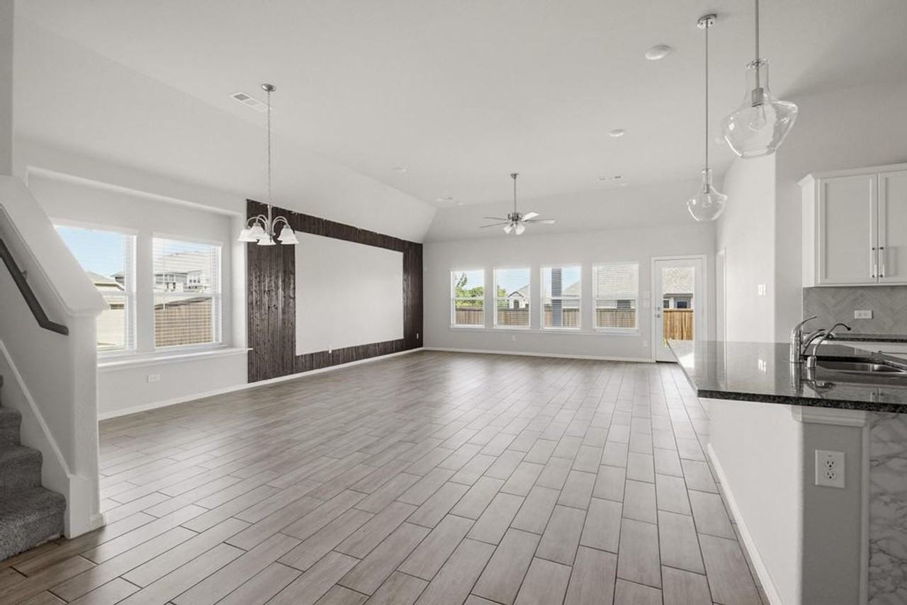 1436 Cedar Creek Ln - Photo 6 of 26