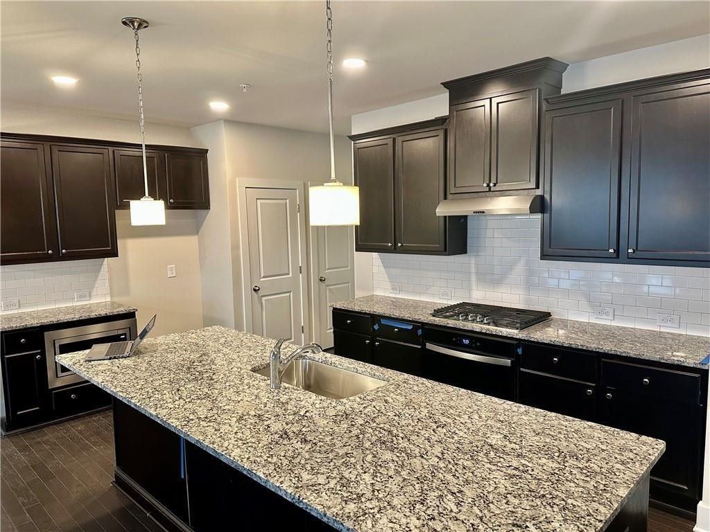 1225 Waldon Xing - Photo 7 of 22