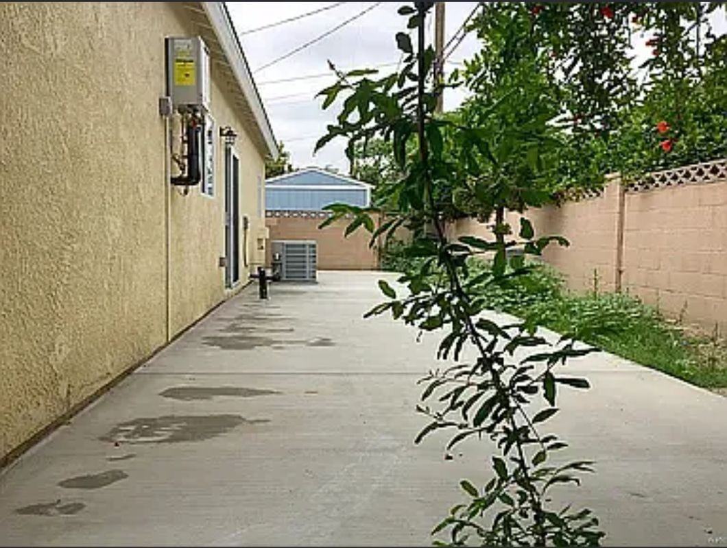 12416 Pine St - Photo 4 of 6