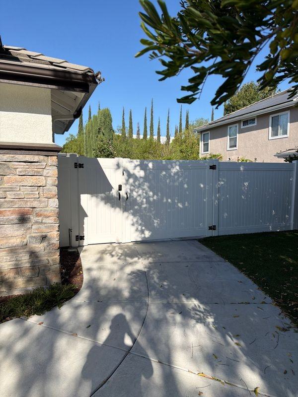 6235 Penfield Ave - Photo 3 of 10