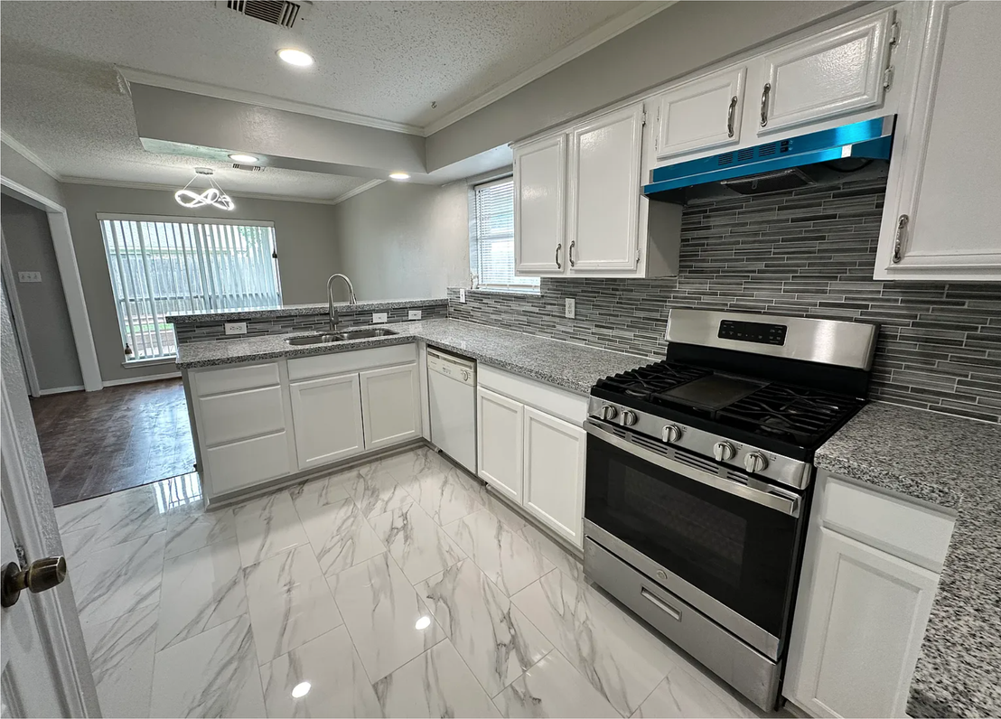 3023 Mosby Dr - Photo 5 of 8