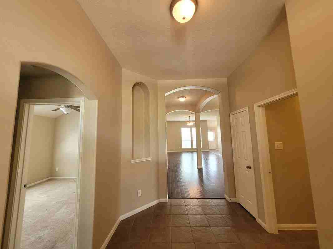 11826 Fortune Park Dr - Photo 2 of 3