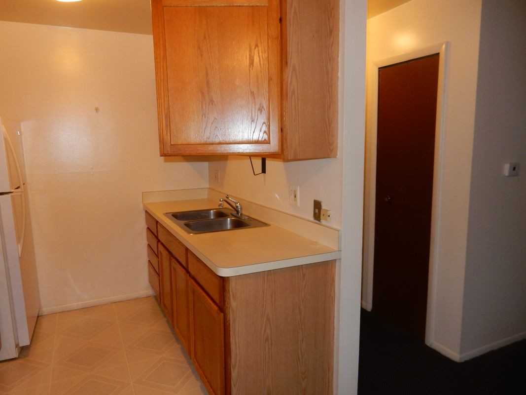 5110 Maple St - Photo 4 of 15