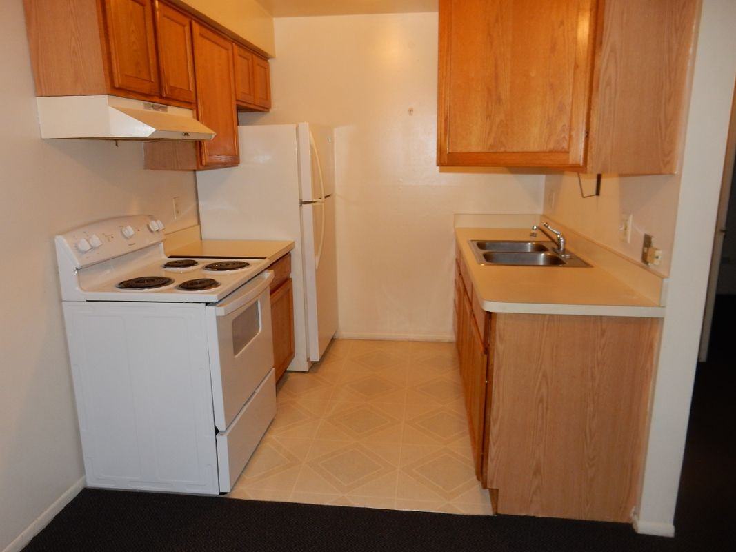 5110 Maple St - Photo 5 of 15