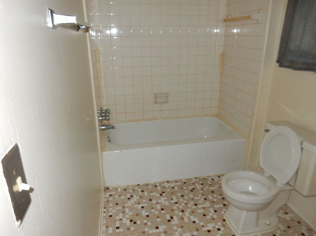 5110 Maple St - Photo 6 of 15