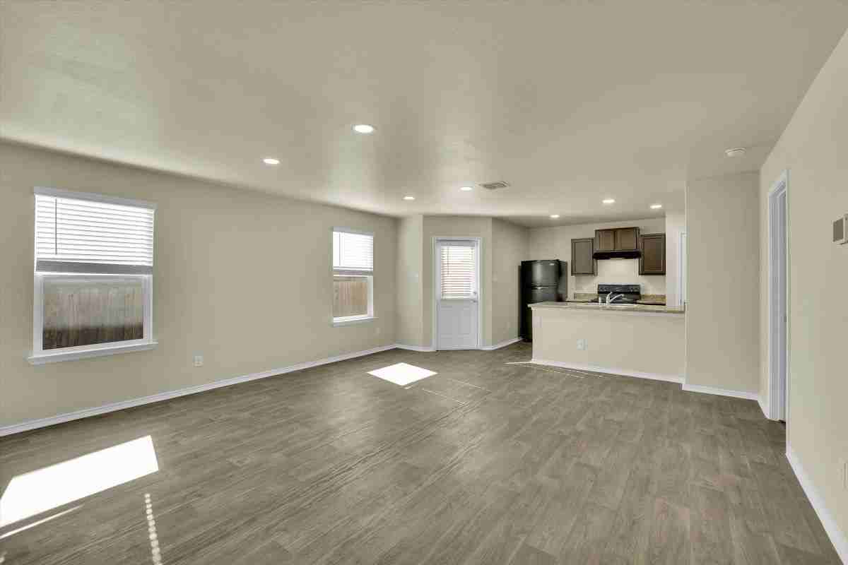 7639 Hercules Pt - Photo 3 of 28