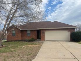 414 S Michelle Ave - Photo 1 of 1