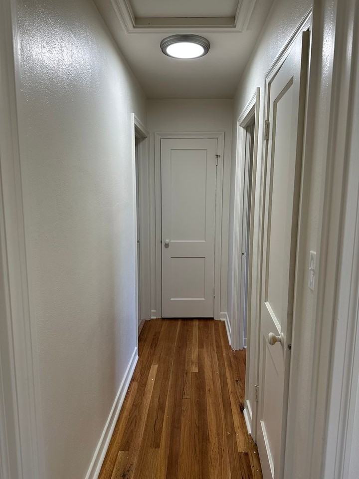 901 11th Ave Sw - Photo 5 of 8