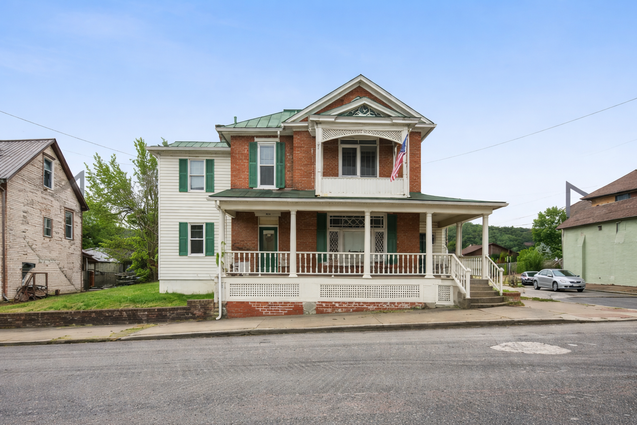 708 E High St - Photo 2 of 6