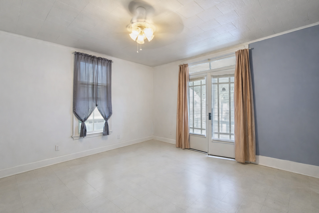 708 E High St - Photo 5 of 6