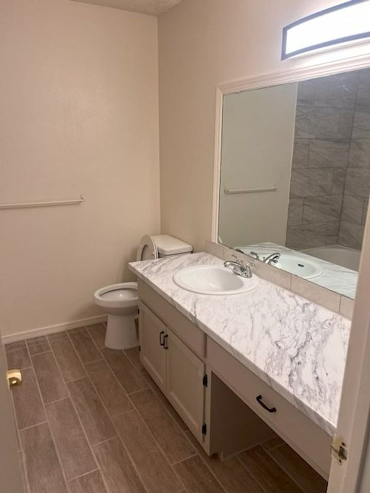 4023 N Grimes St - Photo 2 of 4