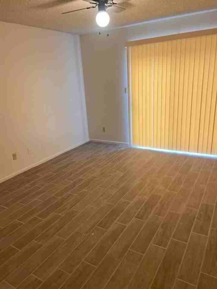 4023 N Grimes St - Photo 3 of 4