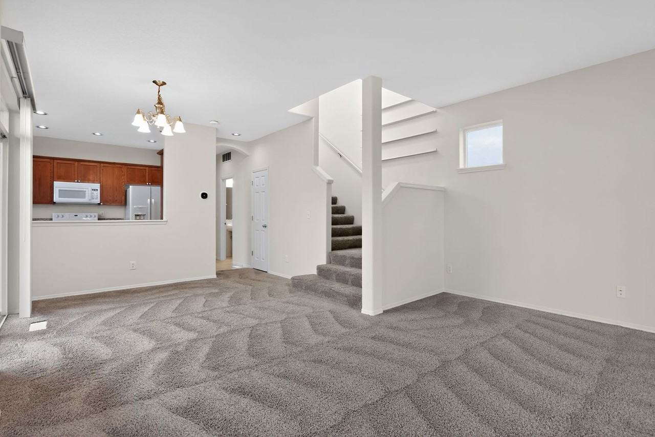 1052 Se Portlandia Ave - Photo 7 of 15