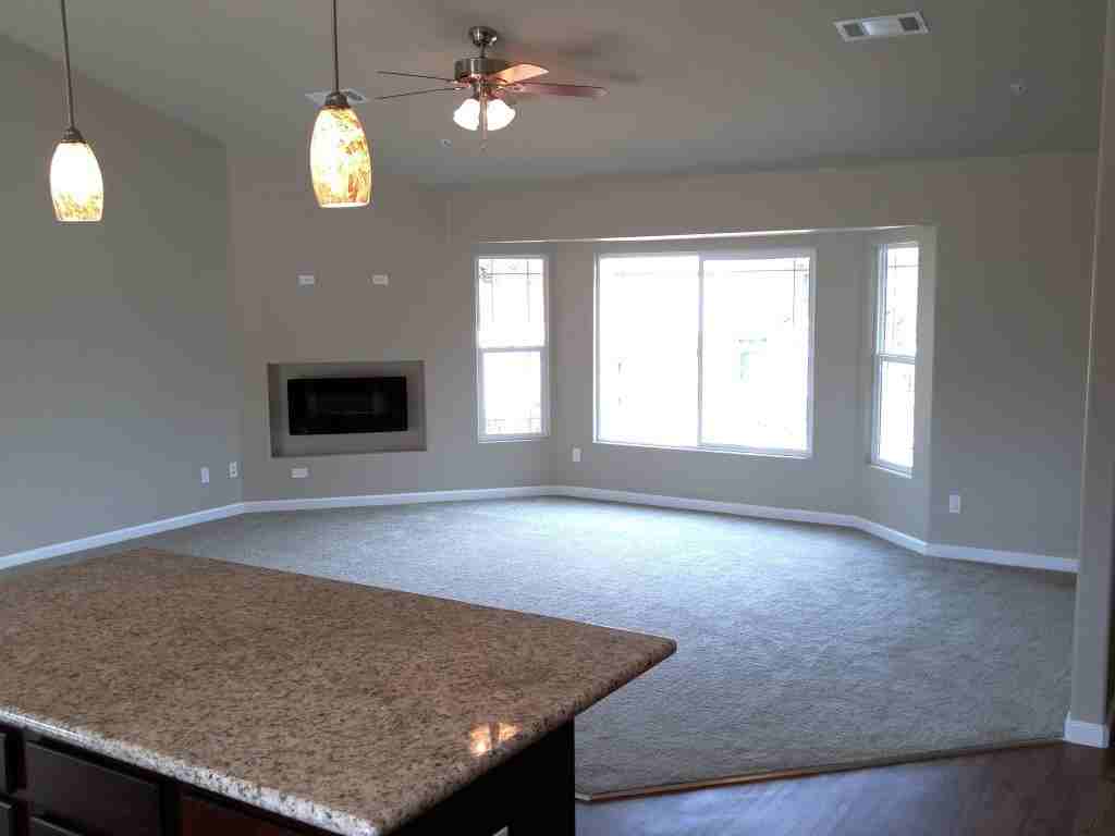 7172 Landcaster Ct - Photo 6 of 17