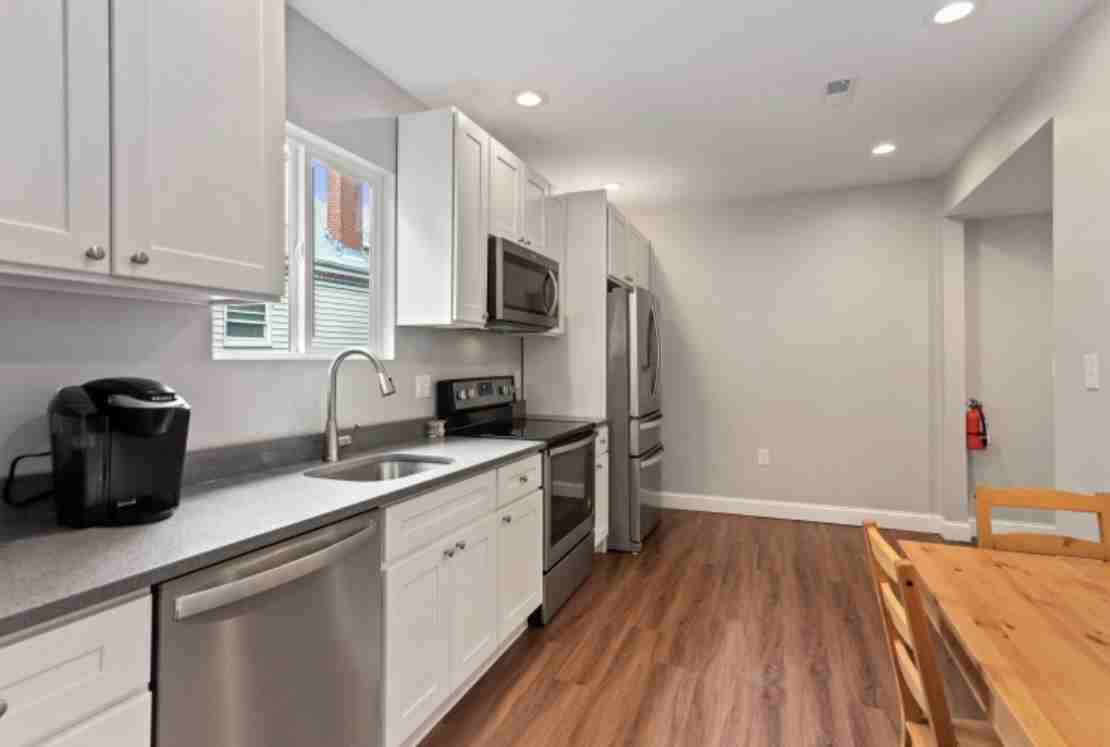 7 Abbotsford St #2 - Photo 2 of 5