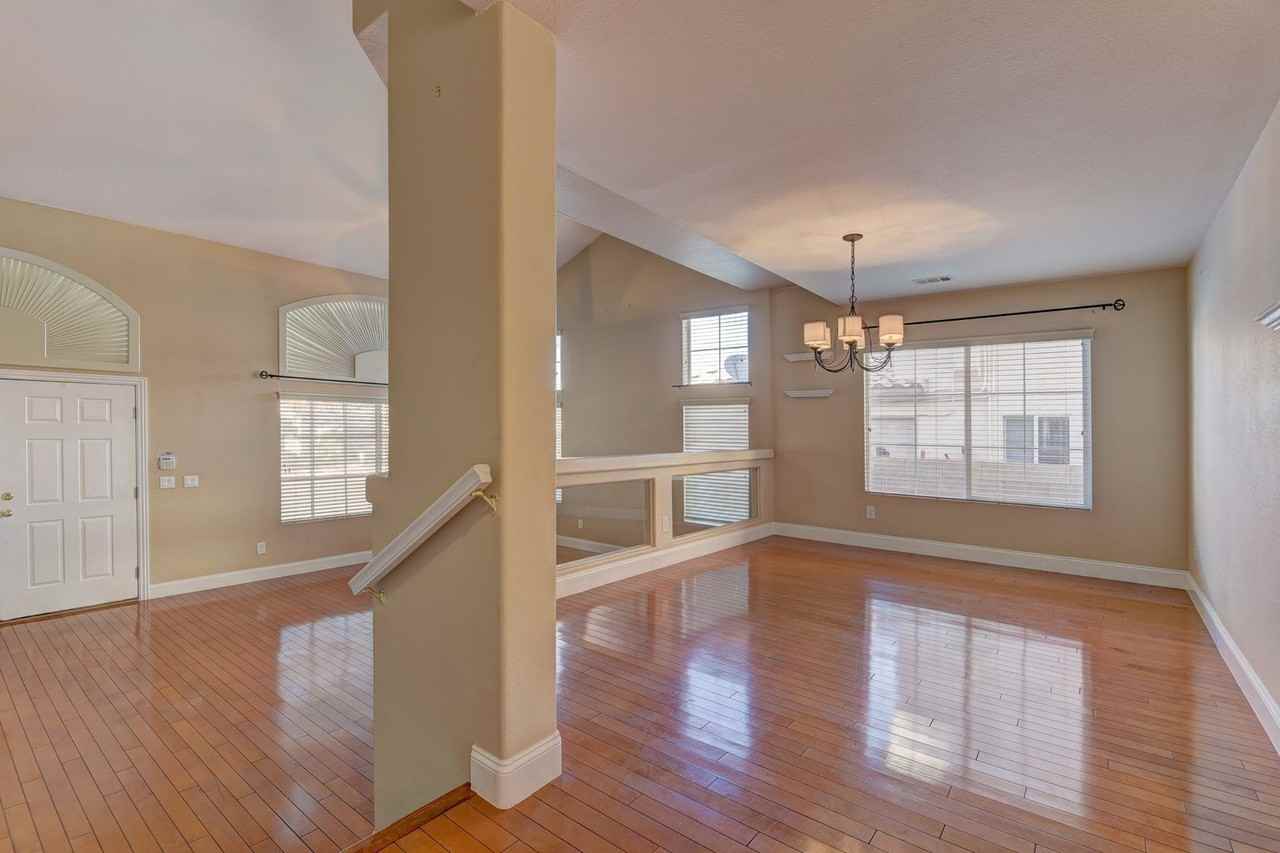 3920 Larkcrest St - Photo 6 of 24