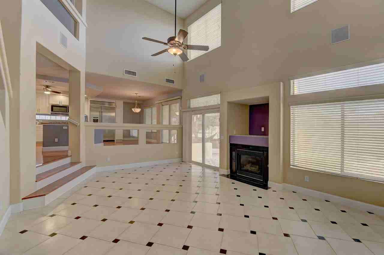 3920 Larkcrest St - Photo 7 of 24