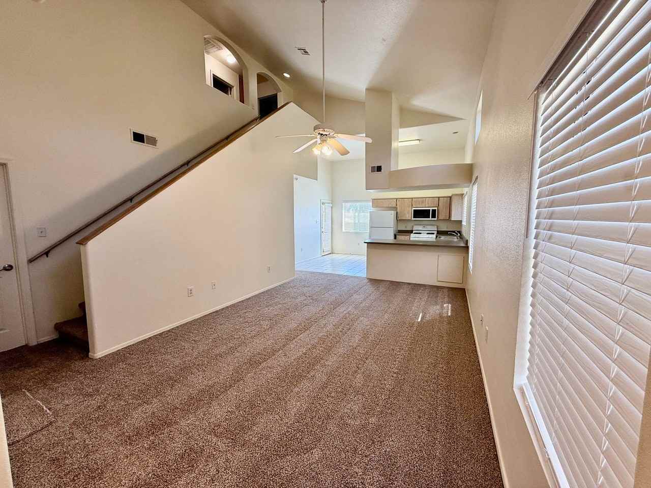 10707 S Calle Raquel - Photo 2 of 18