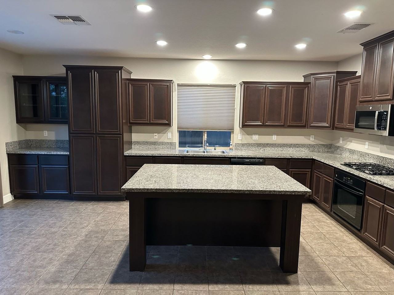 3126 W Perez Ave - Photo 5 of 30