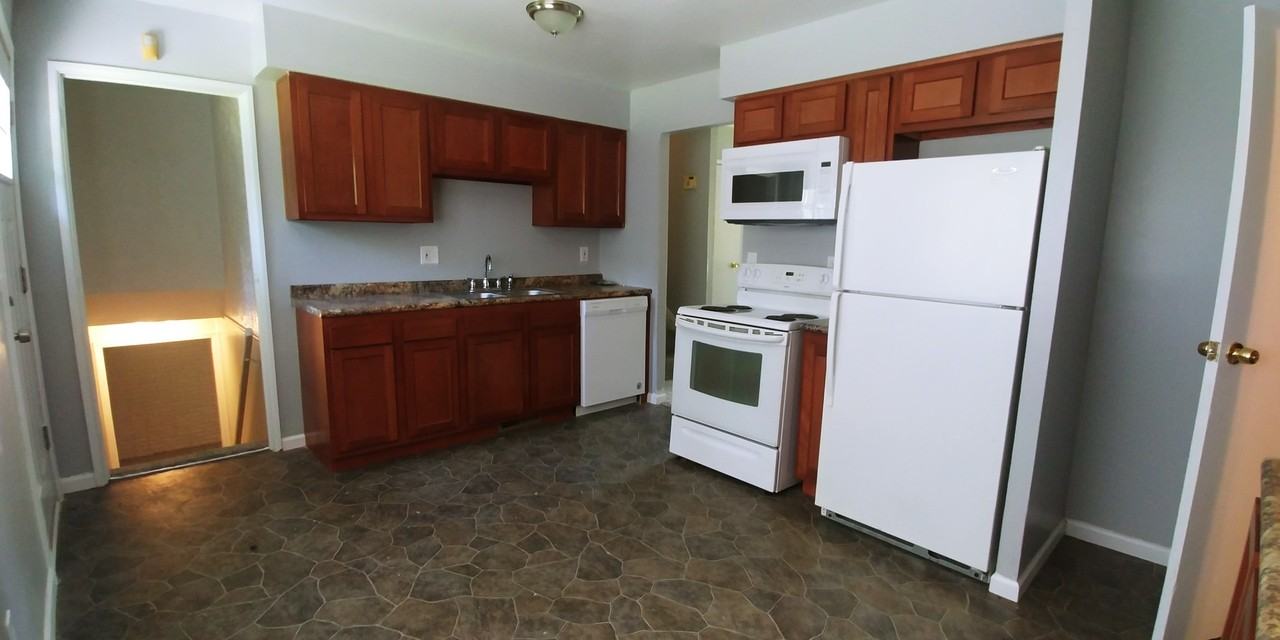 2119 Sevenhills Dr - Photo 2 of 13