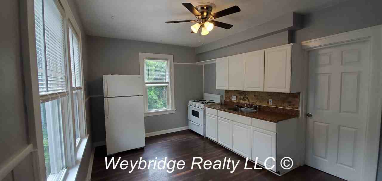 713 Woodlawn Ave - Photo 4 of 25