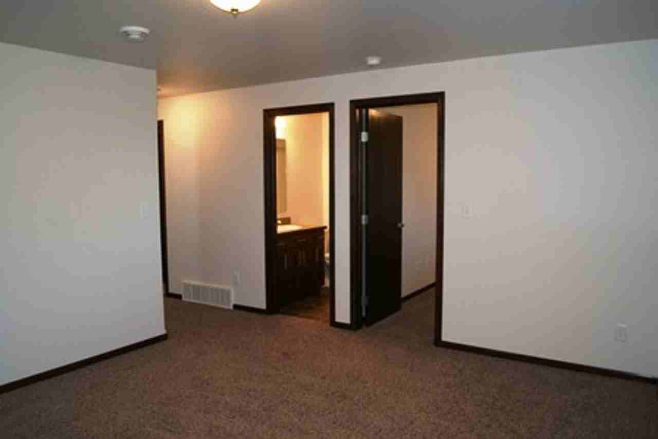 1319 13th St W - Photo 4 of 9