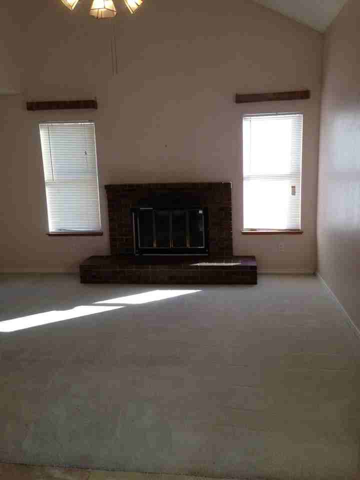 8205 Fawn St - Photo 4 of 16