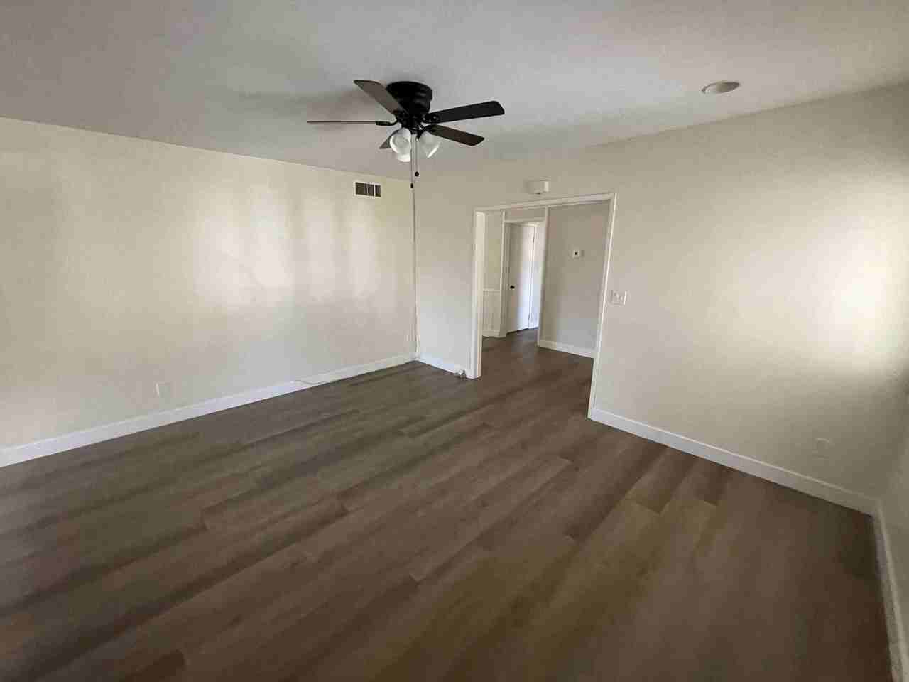 8121 Jason Ave - Photo 4 of 28