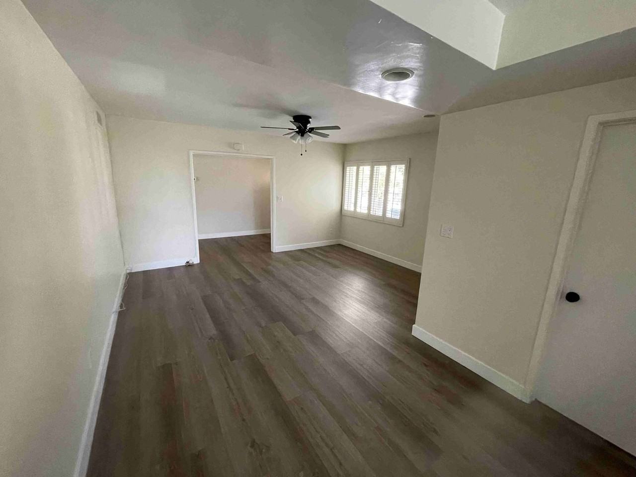 8121 Jason Ave - Photo 6 of 28