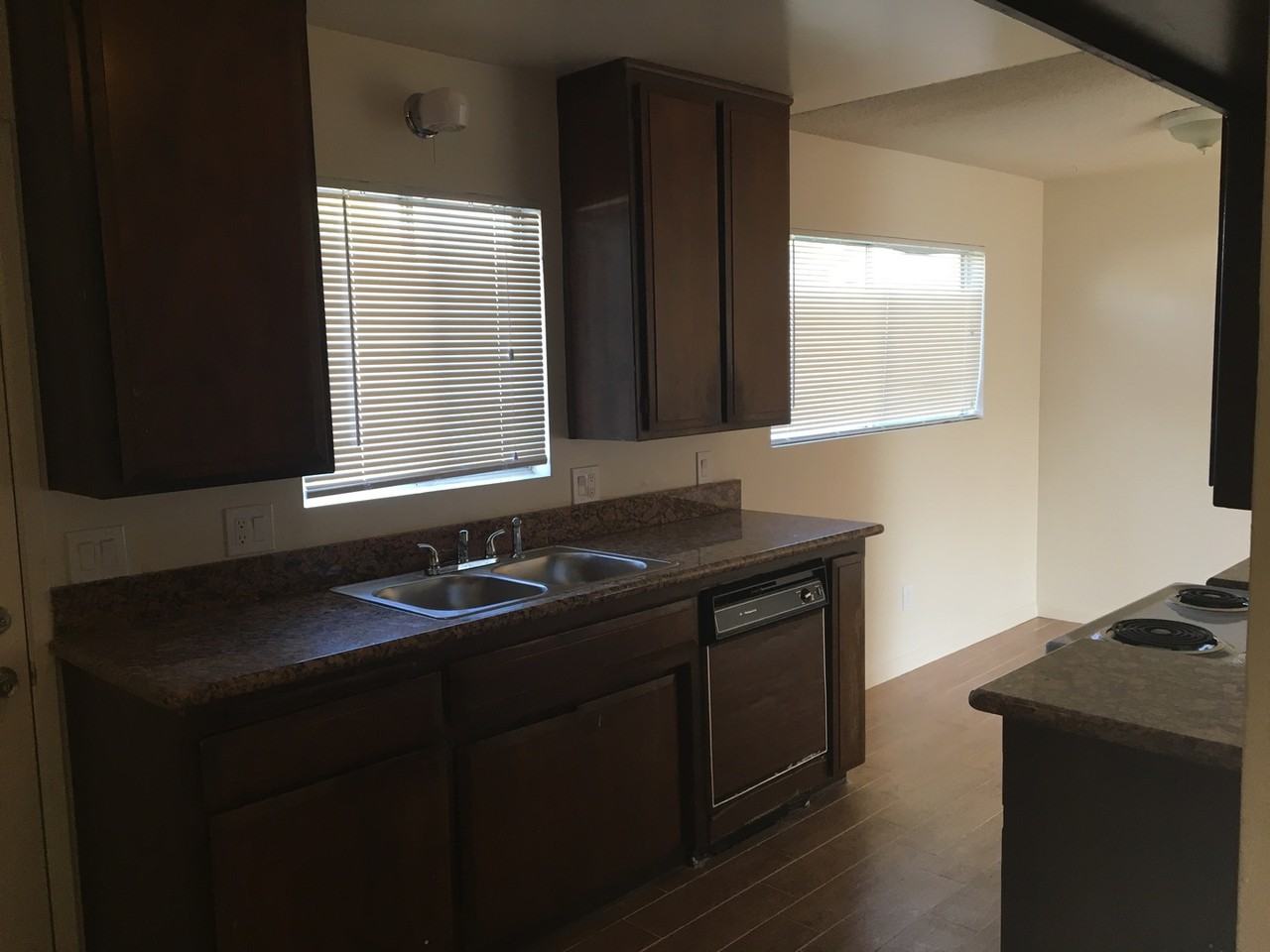 3405 Rosemary Ln - Photo 7 of 25