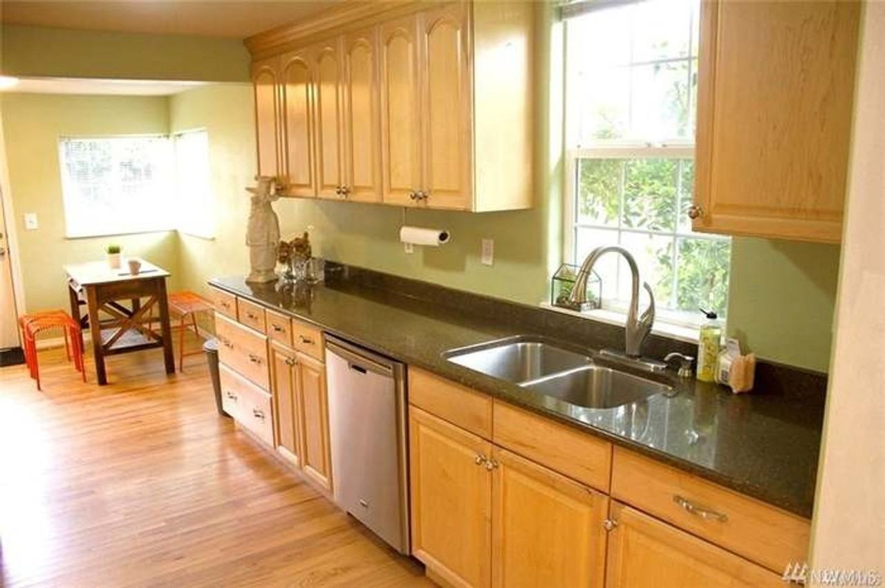 6034 25th Ave Ne - Photo 6 of 24