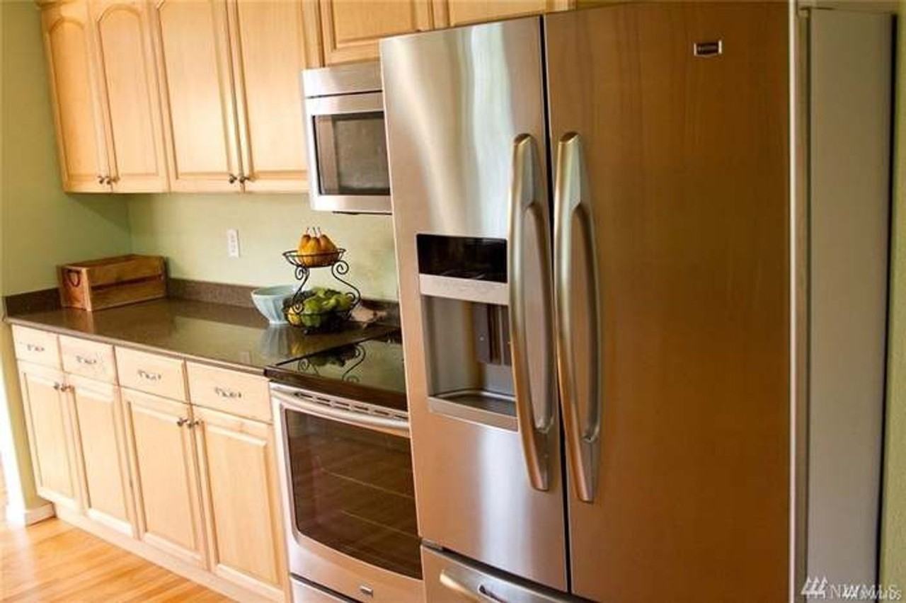 6034 25th Ave Ne - Photo 7 of 24