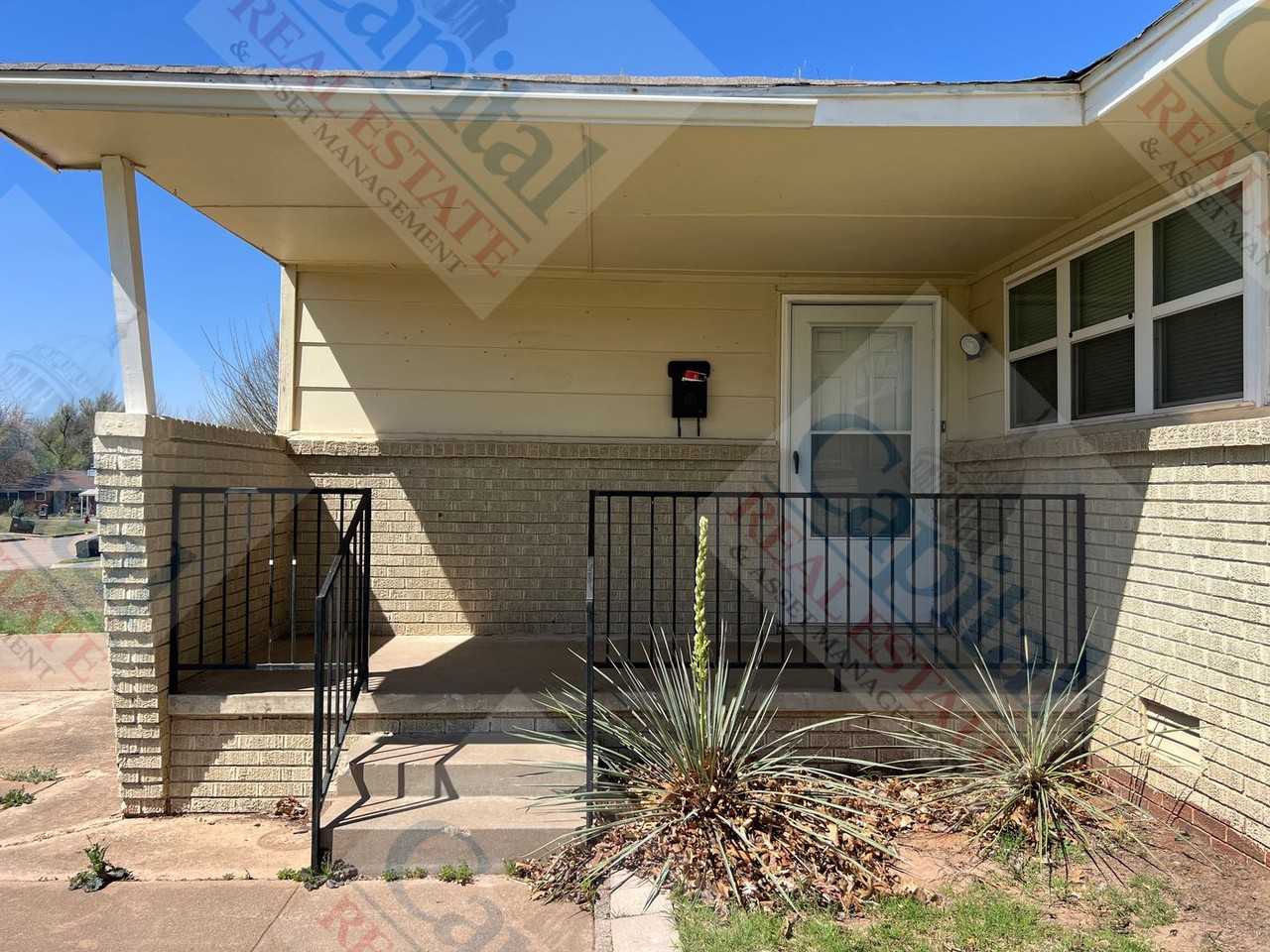 6017 Se 4th St - Photo 2 of 29