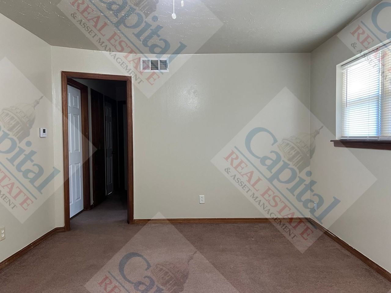 6017 Se 4th St - Photo 3 of 29