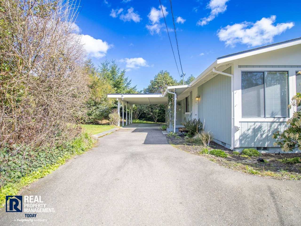 4009 Burnham Dr - Photo 4 of 20