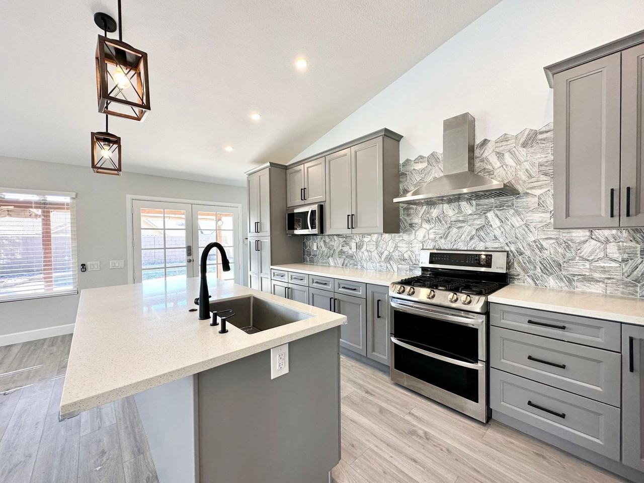 78795 Birchcrest Cir - Photo 6 of 34