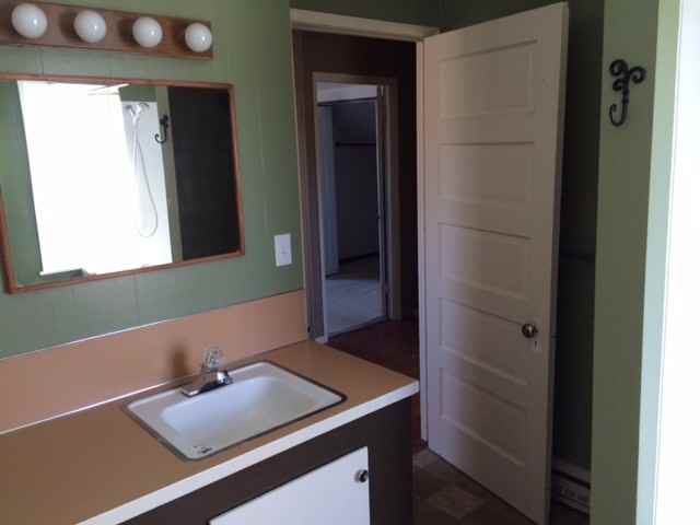 1106 N B St - Photo 5 of 24